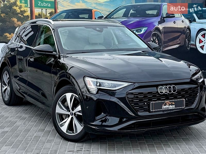 Внедорожник / Кроссовер Audi Q8 e-tron 2023 в Львове