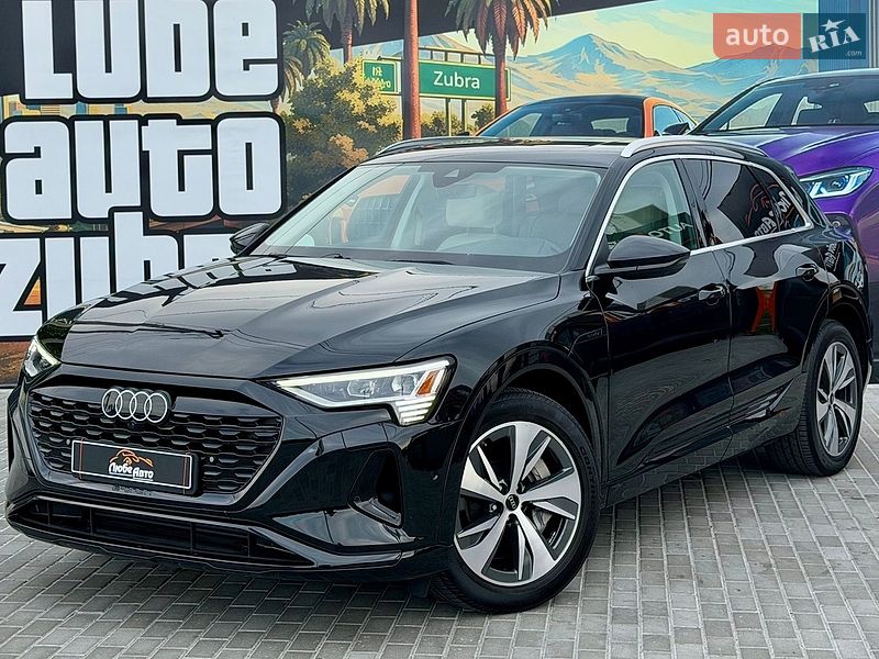 Внедорожник / Кроссовер Audi Q8 e-tron 2023 в Львове