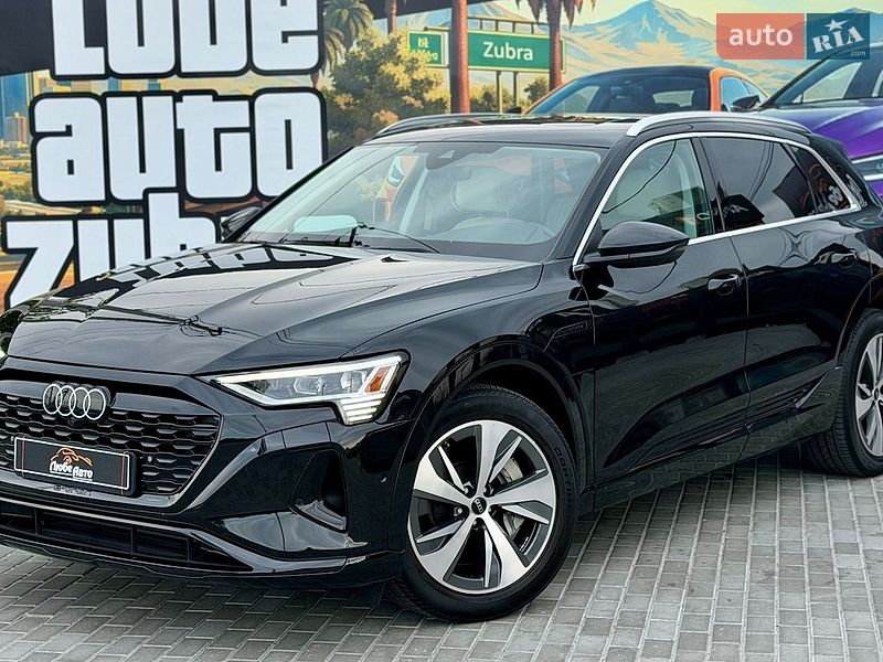 Внедорожник / Кроссовер Audi Q8 e-tron 2023 в Львове