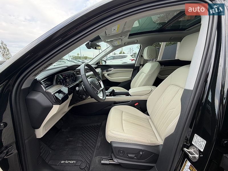 Внедорожник / Кроссовер Audi Q8 e-tron 2023 в Львове