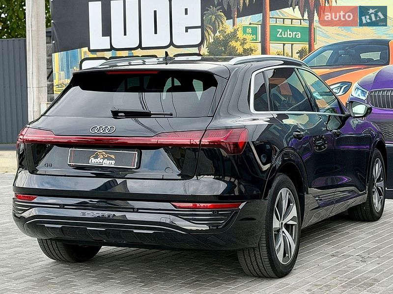Внедорожник / Кроссовер Audi Q8 e-tron 2023 в Львове