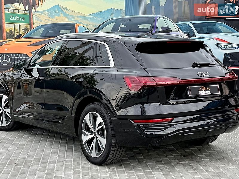 Внедорожник / Кроссовер Audi Q8 e-tron 2023 в Львове