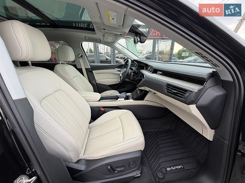 Внедорожник / Кроссовер Audi Q8 e-tron 2023 в Львове