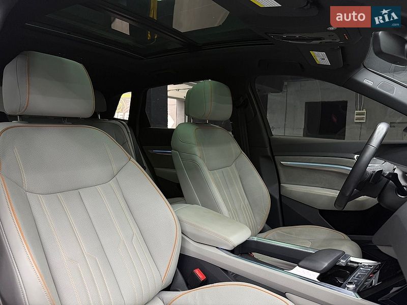Внедорожник / Кроссовер Audi Q8 e-tron 2023 в Ивано-Франковске