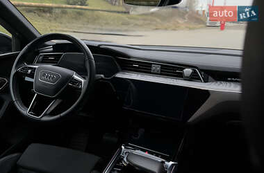 Внедорожник / Кроссовер Audi Q8 Sportback e-tron 2023 в 