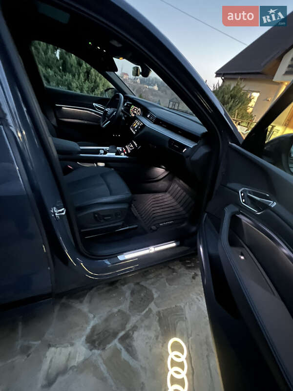 Внедорожник / Кроссовер Audi Q8 Sportback e-tron 2023 в Харькове