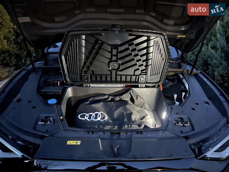 Внедорожник / Кроссовер Audi Q8 Sportback e-tron 2023 в Харькове