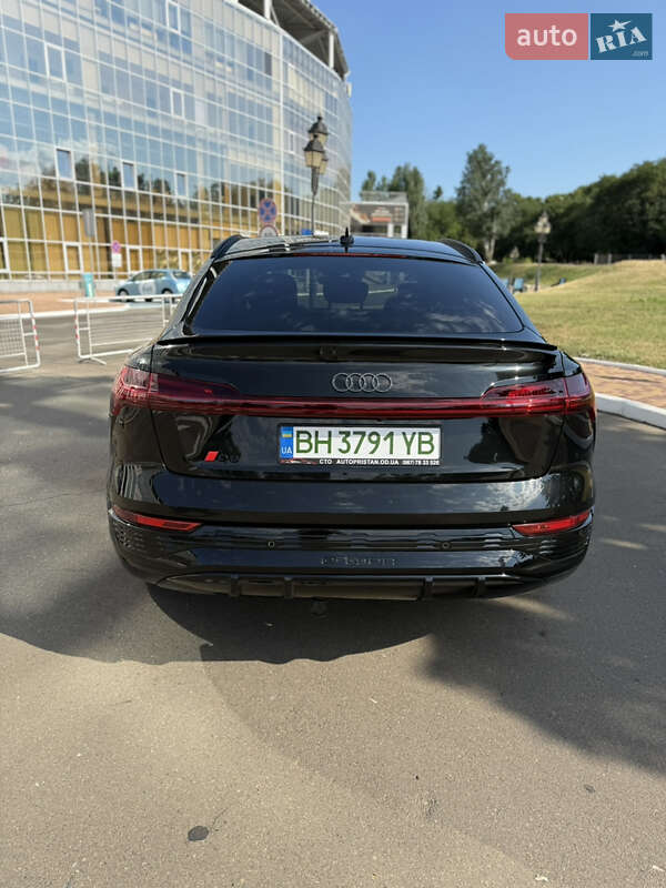 Внедорожник / Кроссовер Audi Q8 Sportback e-tron 2023 в Одессе