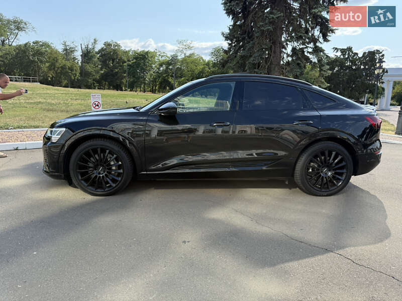 Внедорожник / Кроссовер Audi Q8 Sportback e-tron 2023 в Одессе