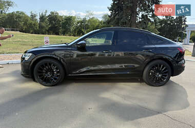 Внедорожник / Кроссовер Audi Q8 Sportback e-tron 2023 в 