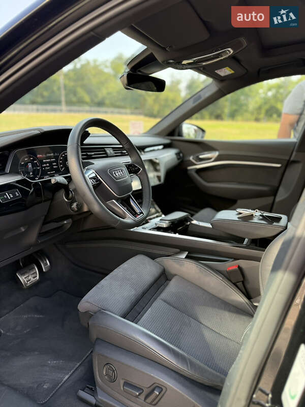 Внедорожник / Кроссовер Audi Q8 Sportback e-tron 2023 в Одессе