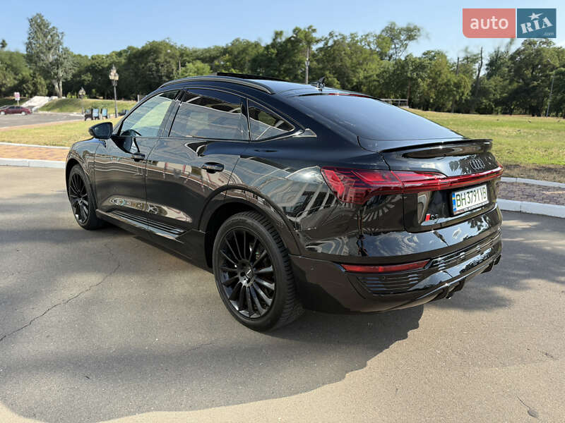 Внедорожник / Кроссовер Audi Q8 Sportback e-tron 2023 в Одессе
