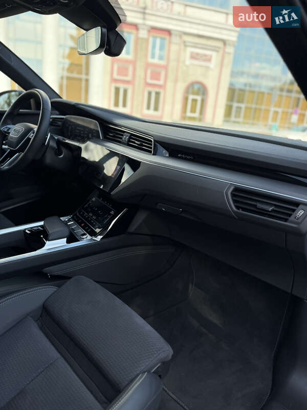 Внедорожник / Кроссовер Audi Q8 Sportback e-tron 2023 в Одессе