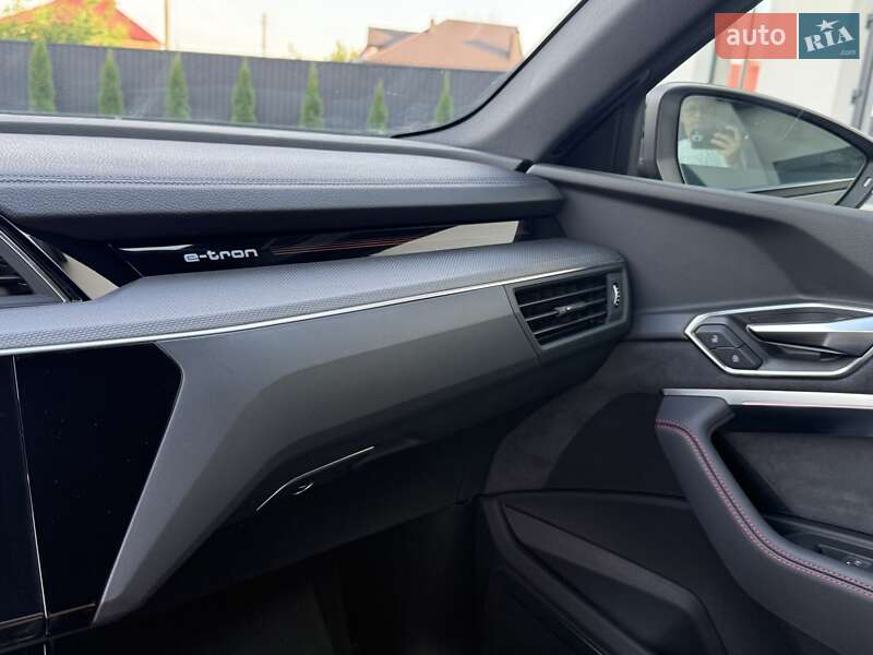 Внедорожник / Кроссовер Audi Q8 Sportback e-tron 2023 в Черновцах
