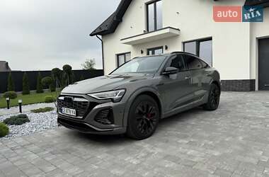 Позашляховик / Кросовер Audi Q8 Sportback e-tron 2023 в Чернівцях