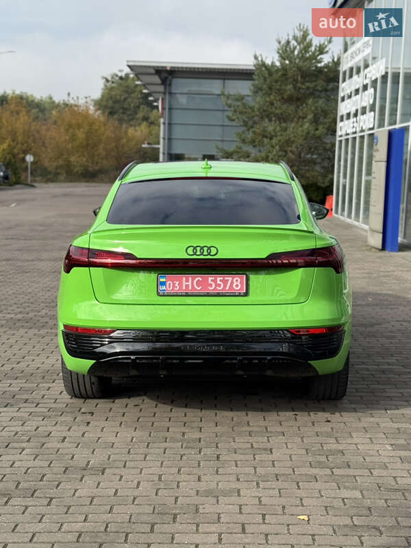 Позашляховик / Кросовер Audi Q8 Sportback e-tron 2023 в Рівному