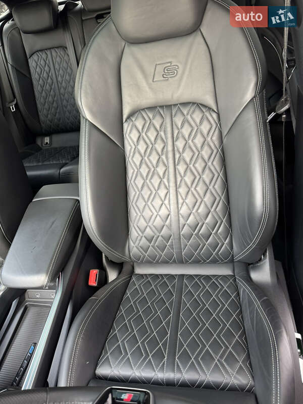 Позашляховик / Кросовер Audi Q8 Sportback e-tron 2023 в Рівному