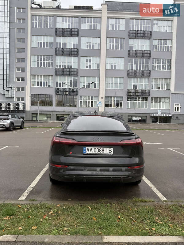 Внедорожник / Кроссовер Audi Q8 Sportback e-tron 2023 в Киеве фото 4 Внедорожник / Кроссовер Audi Q8 Sportback e-tron 2023 в Киеве