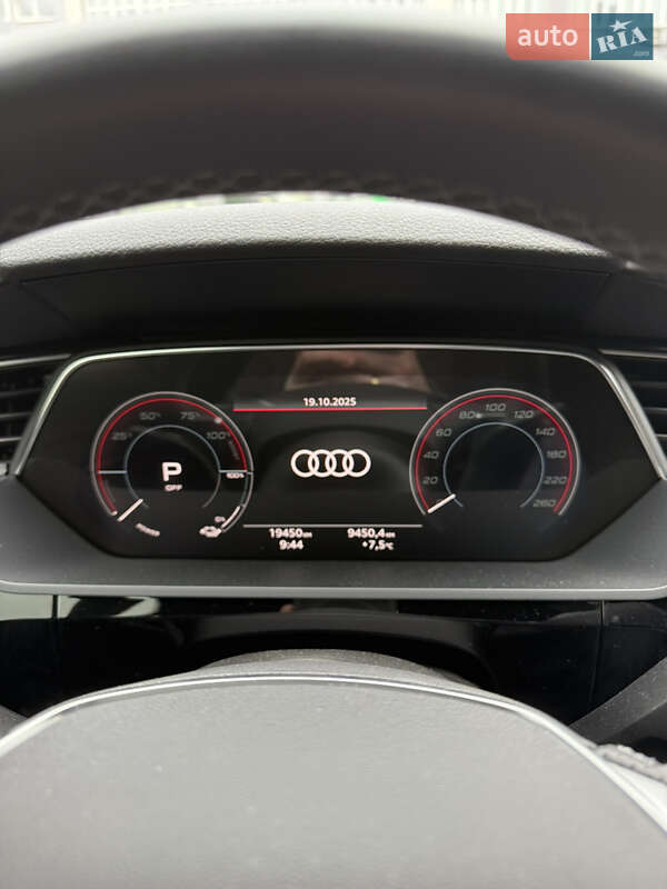 Внедорожник / Кроссовер Audi Q8 Sportback e-tron 2023 в Киеве фото 12 Внедорожник / Кроссовер Audi Q8 Sportback e-tron 2023 в Киеве