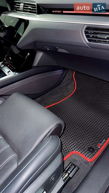 Внедорожник / Кроссовер Audi Q8 Sportback e-tron 2023 в Черновцах фото 38 Внедорожник / Кроссовер Audi Q8 Sportback e-tron 2023 в Черновцах