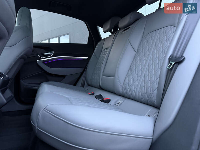 Позашляховик / Кросовер Audi Q8 Sportback e-tron 2023 в Мукачевому фото 30 Позашляховик / Кросовер Audi Q8 Sportback e-tron 2023 в Мукачевому