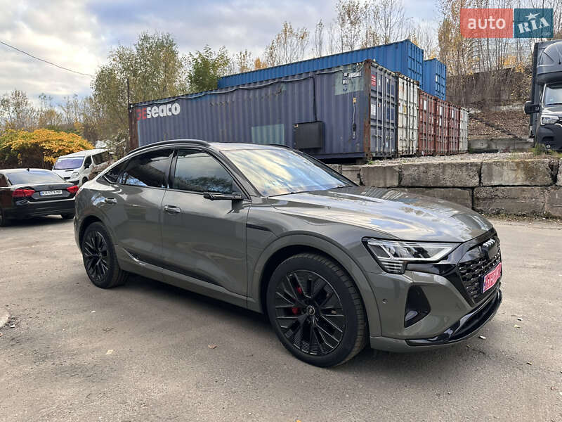 Внедорожник / Кроссовер Audi Q8 Sportback e-tron 2023 в Киеве
