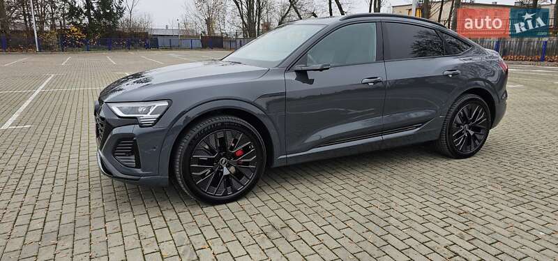 Позашляховик / Кросовер Audi Q8 Sportback e-tron 2024 в Тернополі