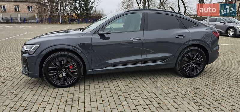 Позашляховик / Кросовер Audi Q8 Sportback e-tron 2024 в Тернополі