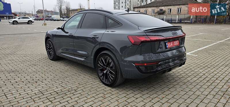 Позашляховик / Кросовер Audi Q8 Sportback e-tron 2024 в Тернополі