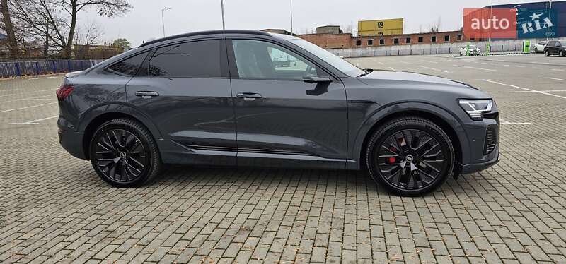 Позашляховик / Кросовер Audi Q8 Sportback e-tron 2024 в Тернополі