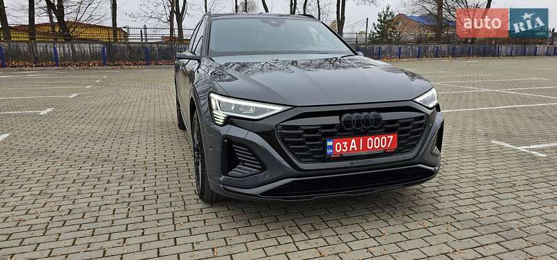 Позашляховик / Кросовер Audi Q8 Sportback e-tron 2024 в Тернополі