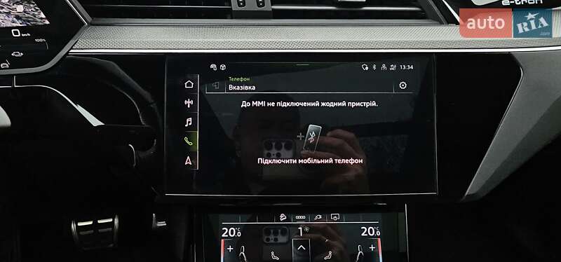 Позашляховик / Кросовер Audi Q8 Sportback e-tron 2024 в Тернополі