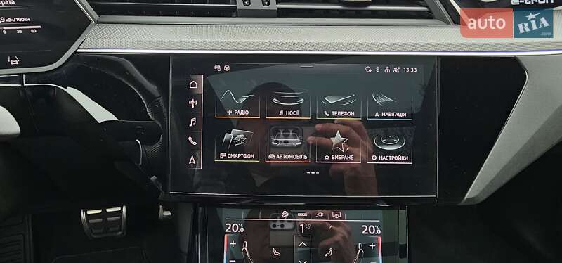 Позашляховик / Кросовер Audi Q8 Sportback e-tron 2024 в Тернополі