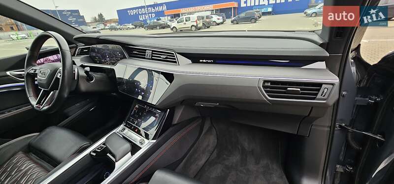Позашляховик / Кросовер Audi Q8 Sportback e-tron 2024 в Тернополі