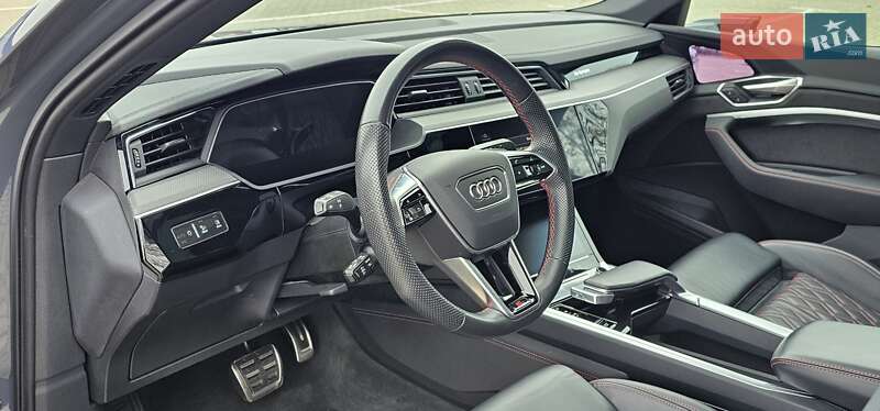 Позашляховик / Кросовер Audi Q8 Sportback e-tron 2024 в Тернополі