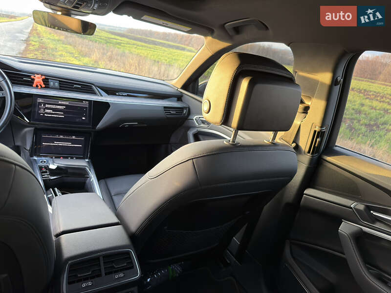 Внедорожник / Кроссовер Audi Q8 Sportback e-tron 2023 в Полтаве