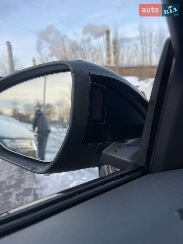 Позашляховик / Кросовер Audi Q8 Sportback e-tron 2023 в Львові