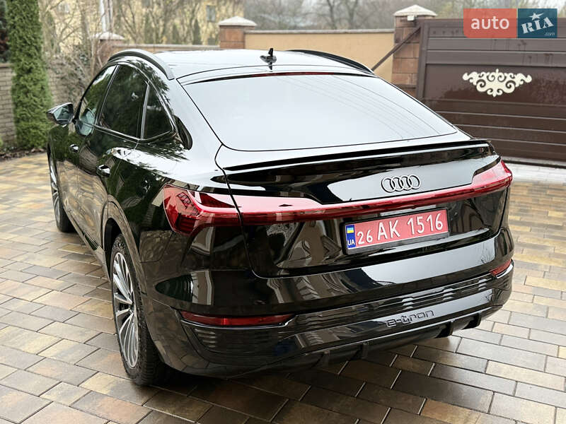Внедорожник / Кроссовер Audi Q8 Sportback e-tron 2024 в Черновцах