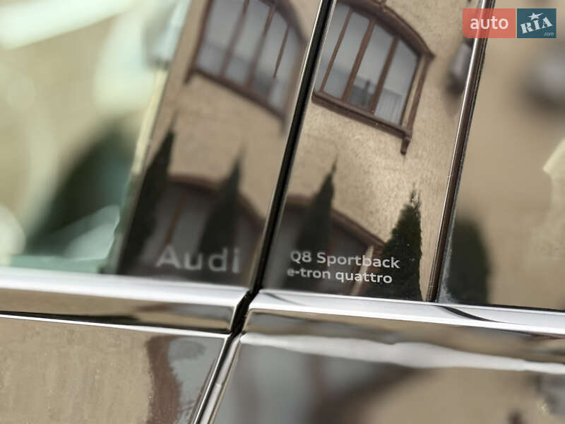 Внедорожник / Кроссовер Audi Q8 Sportback e-tron 2024 в Черновцах