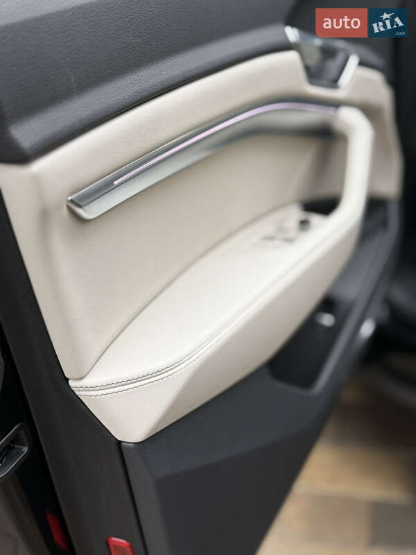 Внедорожник / Кроссовер Audi Q8 Sportback e-tron 2024 в Черновцах