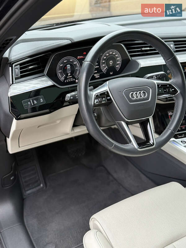 Внедорожник / Кроссовер Audi Q8 Sportback e-tron 2024 в Черновцах