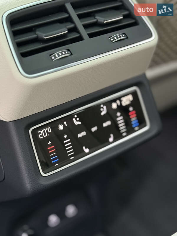 Внедорожник / Кроссовер Audi Q8 Sportback e-tron 2024 в Черновцах