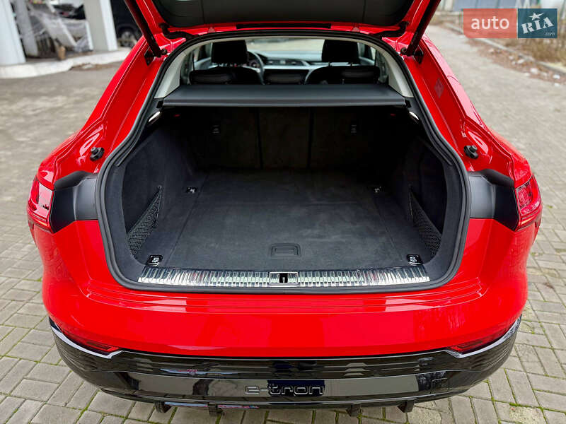 Внедорожник / Кроссовер Audi Q8 Sportback e-tron 2023 в Днепре