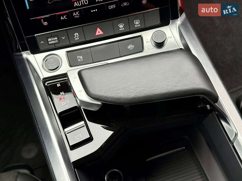 Внедорожник / Кроссовер Audi Q8 Sportback e-tron 2023 в Днепре