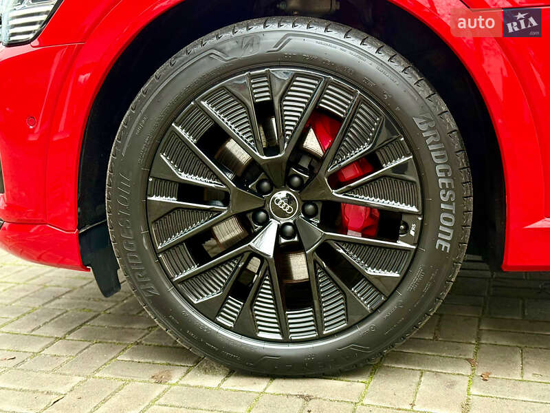 Внедорожник / Кроссовер Audi Q8 Sportback e-tron 2023 в Днепре