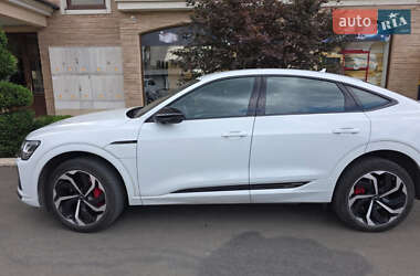 Позашляховик / Кросовер Audi Q8 Sportback e-tron 2023 в Одесі