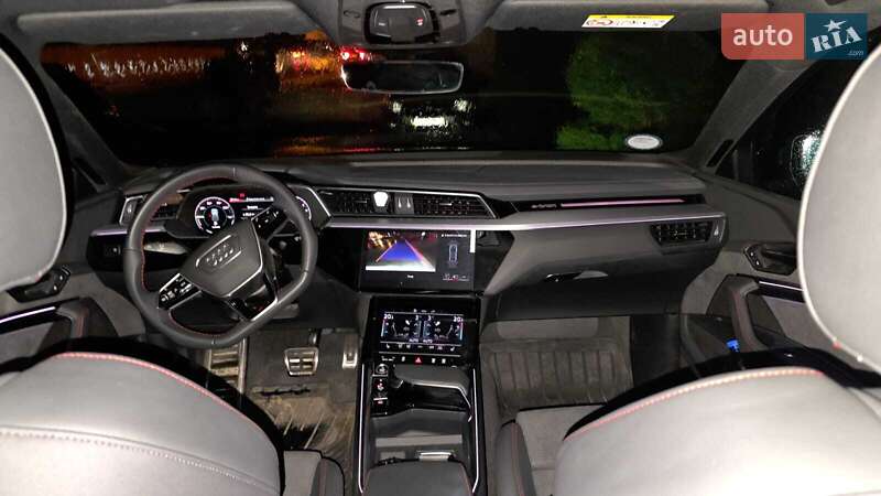 Позашляховик / Кросовер Audi Q8 Sportback e-tron 2023 в Одесі фото 16 Позашляховик / Кросовер Audi Q8 Sportback e-tron 2023 в Одесі