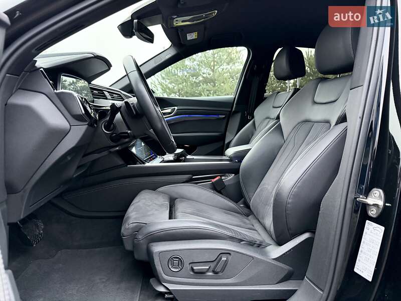 Позашляховик / Кросовер Audi Q8 Sportback e-tron 2024 в Ковелі