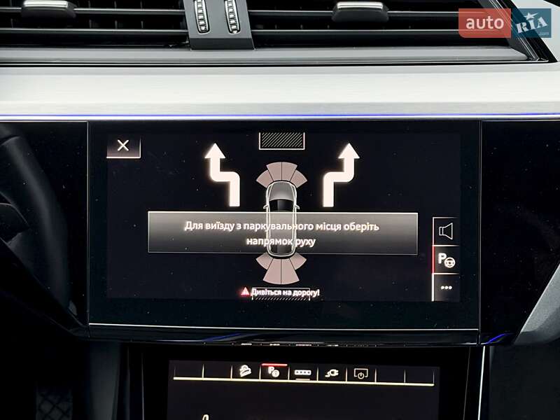 Позашляховик / Кросовер Audi Q8 Sportback e-tron 2024 в Ковелі