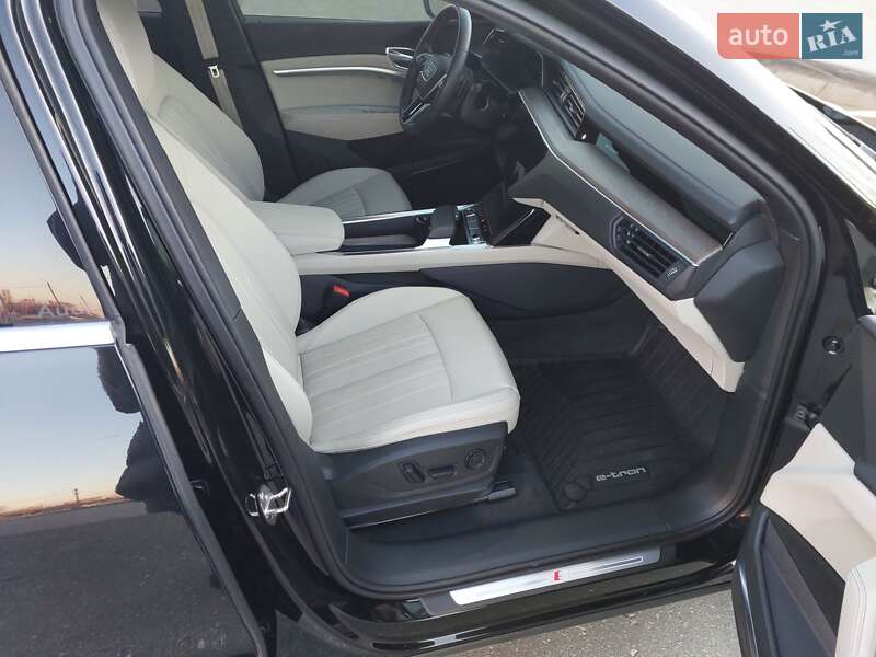 Внедорожник / Кроссовер Audi Q8 Sportback e-tron 2023 в Харькове фото 23 Внедорожник / Кроссовер Audi Q8 Sportback e-tron 2023 в Харькове